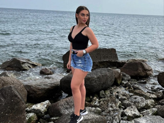 amylure18 - Ich tanze total gerne und genieße meinen Körper. Hoffentlich werden wir Freunde, hihi.